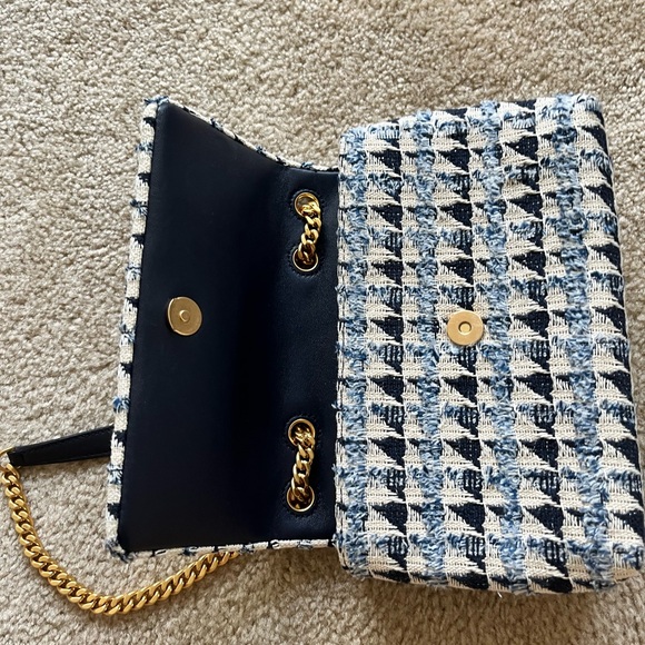 Tory Burch small Kira tweet convertible shoulder bag in three tones of blue - Picture 4 of 9